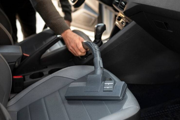 Choisir le meilleur aspirateur portable pour un parfait nettoyage intérieur de votre voiture