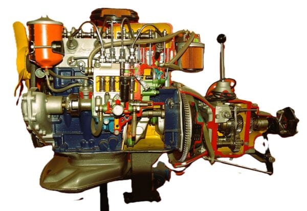 Lire la suite à propos de l’article Comment fonctionne un moteur à combustion interne dans une voiture ?